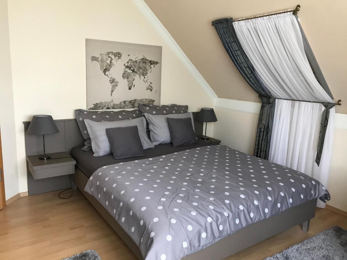 Villa Viktoria House Balatonszarszo Esterno foto