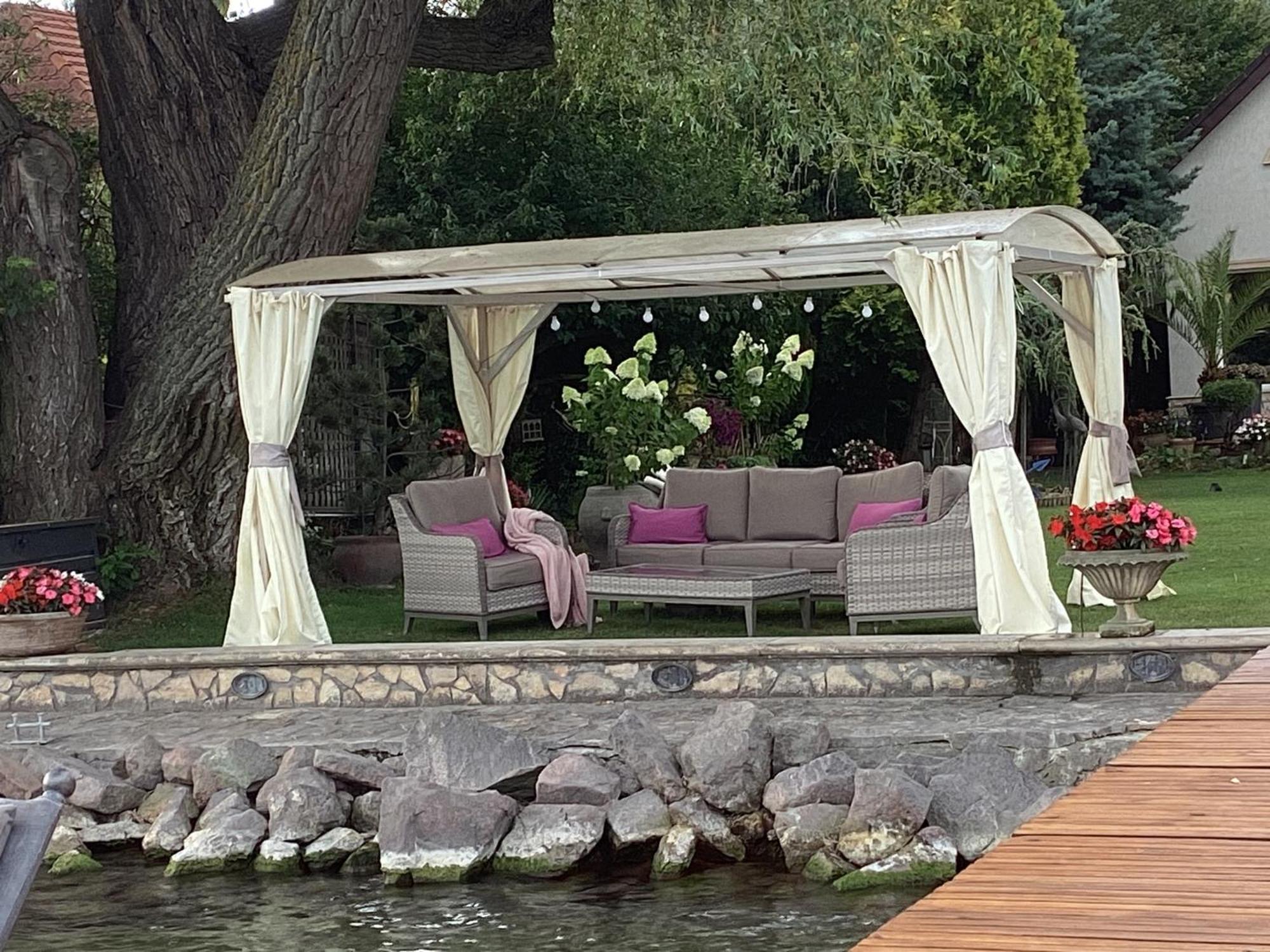 Villa Viktoria House Balatonszarszo Esterno foto